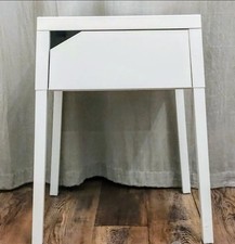 Coppia di Comodini Bianchi In