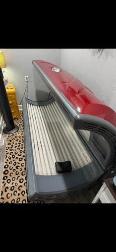 Sunvision 28LE-2F Commercial Tanning Bed