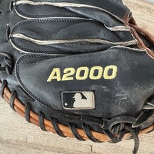 Wilson A2000 32.5 Catchers Mitt Leather Brown...