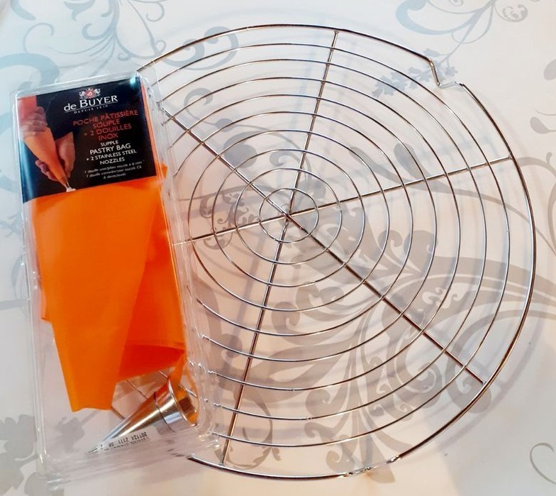 Poche pâtissière et volette inox pour ne plus rater vos glaçages