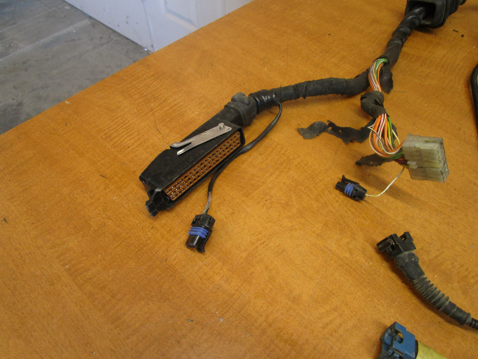 Ferrari 348 - CABLES FOR L.H. SIDE ENGINE CONNECTION  - P/N 143207