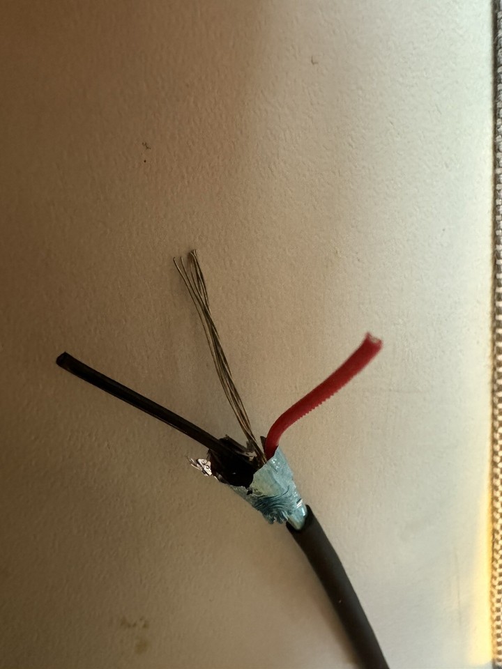 MIKE (MANUFACTURED) 2X24 SWG TWIN CORE SCREENED XLPE CABLE RoHS