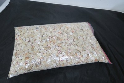 5 Kg  Perlmuttknöpfe - weiß verschieden  Ø 1 - 1,5 cm, rund  Unbenutzt  Vintage
