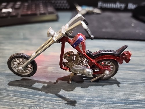 Zee Toys "EZRDR" Plate Chopper Motorcycle Diecast 1:24 Scale American Flag