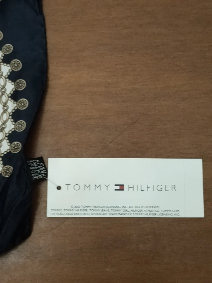 Foulard in pura seta nuovo con cartellino Tommy Hilfiger  Foto 2 de 4