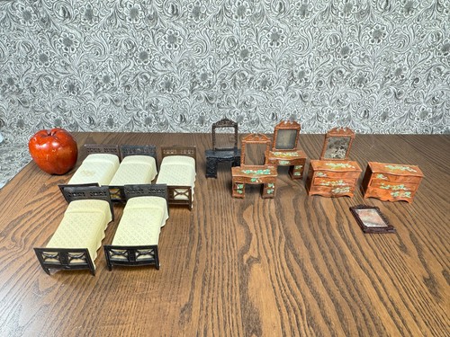 Vintage Renwal Dollhouse Miniature Doll Furniture Lot Bedroom Bed Dresser Mirror
