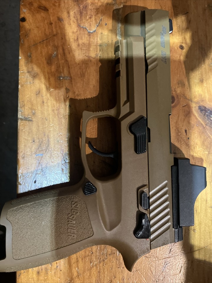 SIG SAUER PROFORCE M17 Airsoft Pistol (Green Gas) AIRPFM17GG