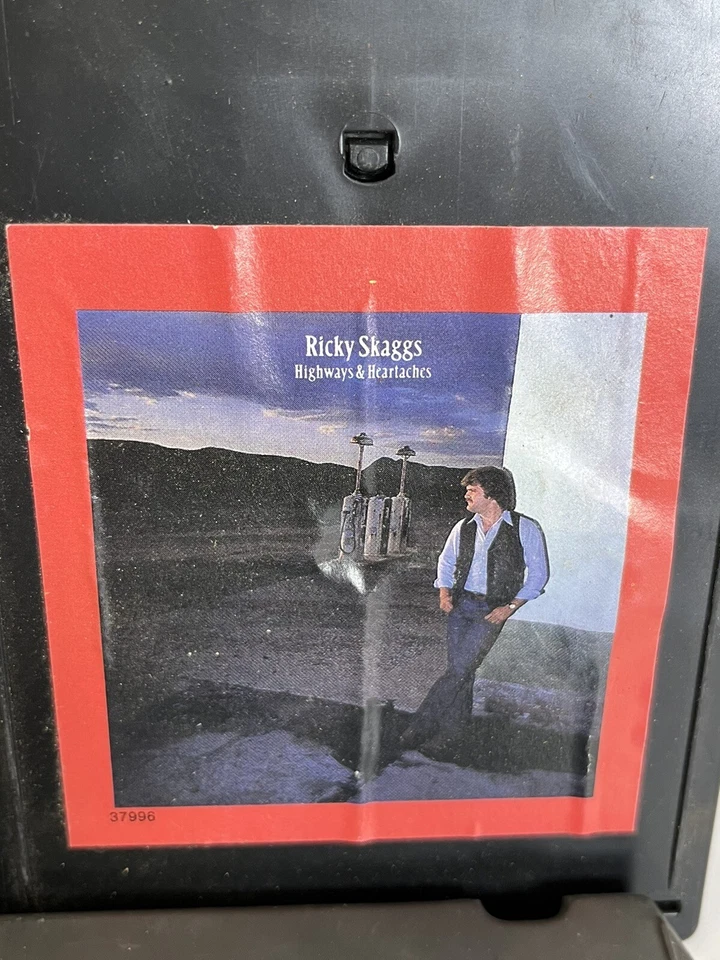 8 Track Tapes Country Kendalls, Ricky Skaggs, Eddie Rabbit, Emmy Lou Not Tested Foto 3 de 4