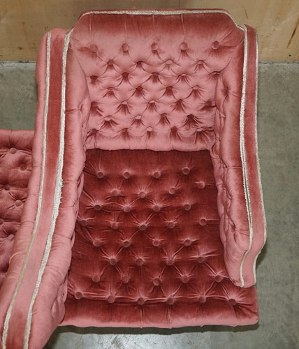 STUNNING ANTIQUE REGENCY CHESTERFIELD TUFTED "TETE A TETE" CONVERSATION SOFA - Picture 19 of 20
