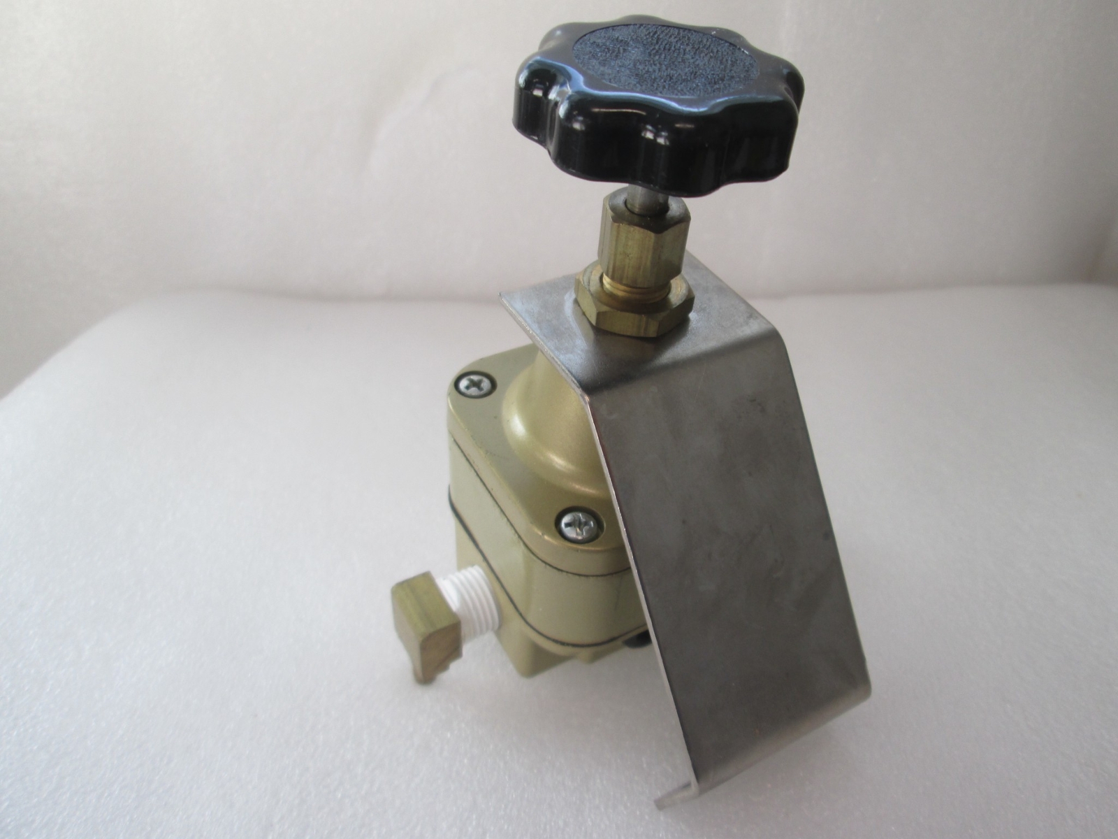 1pcs Brand new 11-018-100 pressure regulating valve *mn 1pcs Brand new 11-018-100 pressure regulating valve *mn