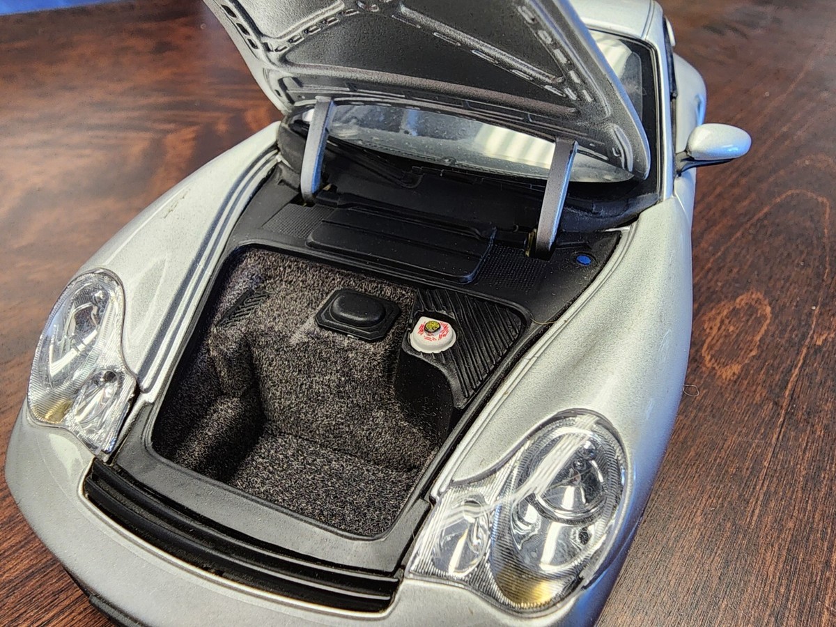 Porsche 911 GT2 Type 996 - Auto Art 1/18 Scale Diecast Original