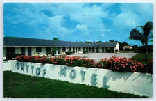 VINTAGE OLD OUTDOOR ANTIQUE POSTCARD SKYTOP MOTEL BUILDING CLEARWATER FLORIDA