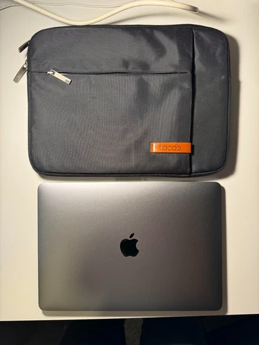 Macbook Air 2020 3.2 GHz Apple M1 (8-Core GPU), 8GB RAM, 256GB SSD, Silver. 13.3