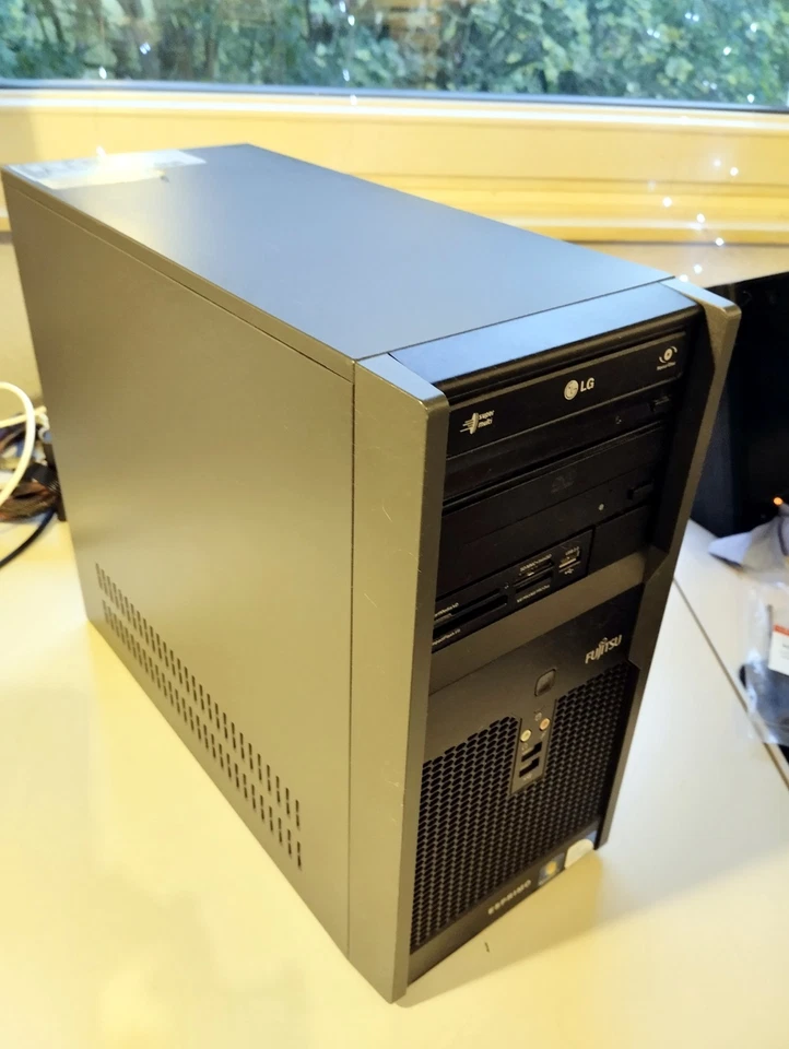 Retro Gamer PC Fujitsu ESPRIMO E2550 Intel Pentium 2x2,60GHz 4GB RAM 500GB HDD - Bild 2 von 4