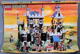 LEGO System Castle Royal Knight's Castle 6090 In 1995 Used Retired