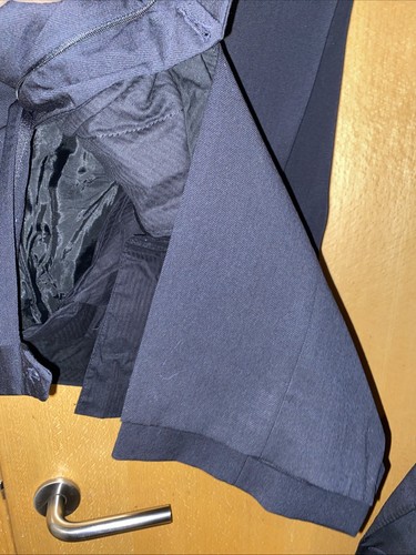 Marks& Spencer’s Men’s Italian Extra Fine Merino Wool Suit, 40 Reg, 34/31 - Picture 9 of 11