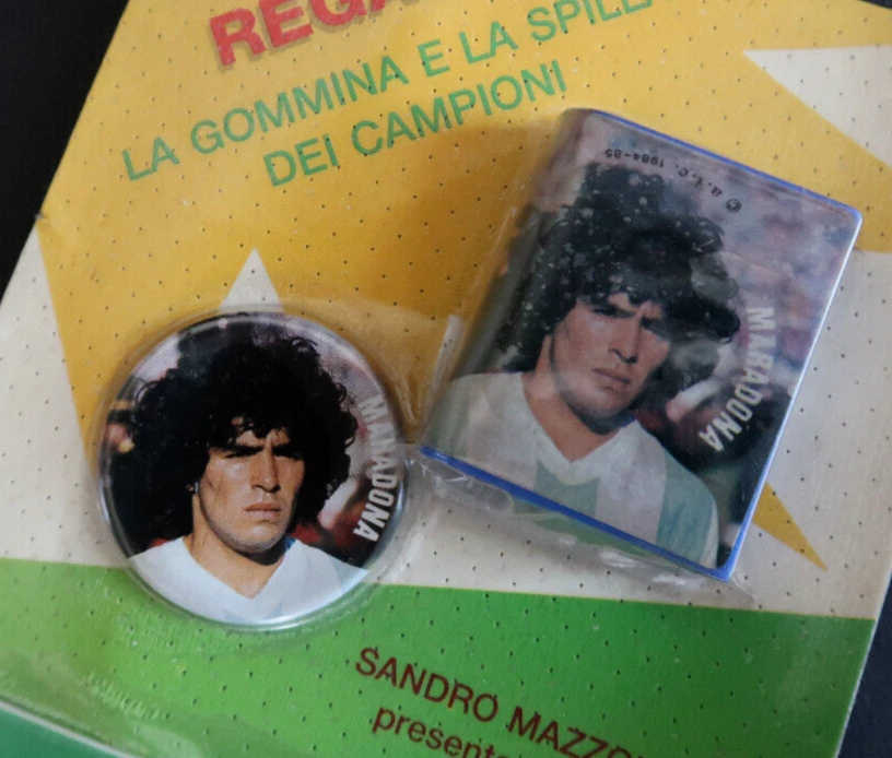 Diego Maradona Libro del Calcio 85-86 Gomme Pin's Naples Napoli Etat Neuf Foot - Photo 2/4