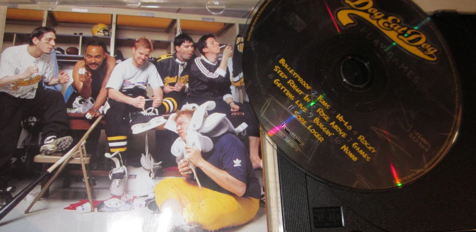 Dog Eat Dog - Play Games (1996) - Deluxe CD Album - Zustand sehr gut - Bild 2 von 2