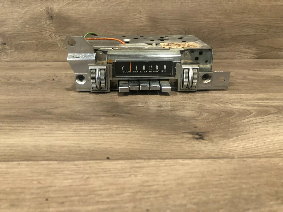 PLYMOUTH BELVEDERE 1966-1967 ESTADO SÓLIDO POR PLYMOUTH RADIO AM ESTÉREO OEM Foto 2 de 4