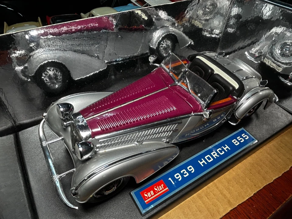Sun Star 1939 Horch 855 Roadster Model Car 1:18 Scale Metal Die Cast - Image 3 of 4