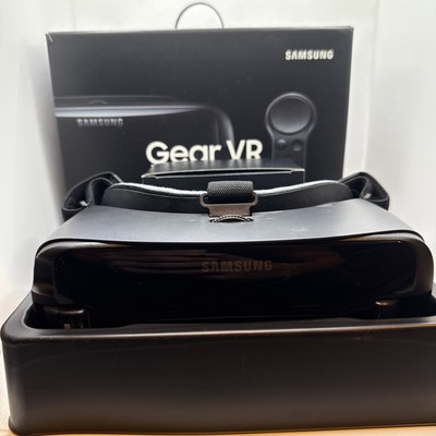 Samsung SM-R325NZVAXAR Gear VR with Controller - Compatible with Galaxy S9+