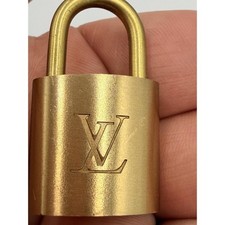 LOUIS VUITTON 318 Padlock without Key minor scuffs 