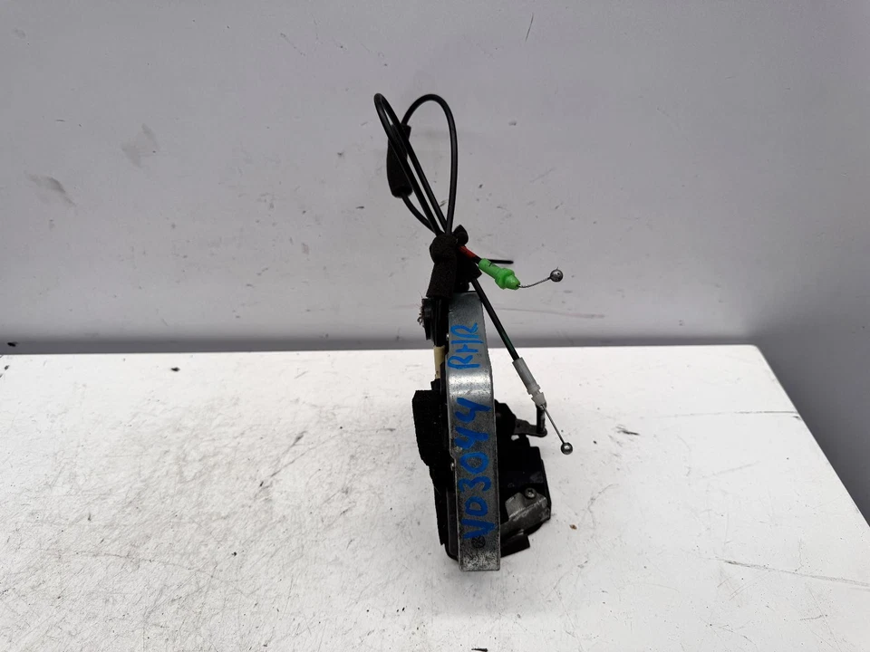 Lexus CT200H Right Rear Door Lock Mechanism ZWA10 12/2010-10/2012 - image 2 of 4