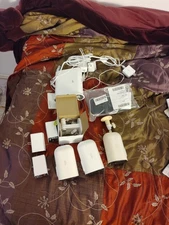  Camera Arlo Pro 4 Base System - 3 cameras, hub, charger