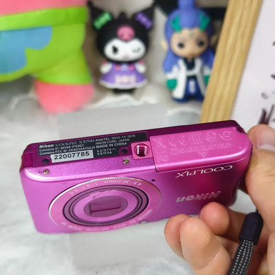 Nikon COOLPIX S3700 Fotocamera Digitale Compatta Rosa 20.1 MP Con Wi-Fi E Zoom 8x (usata, Giapponese)