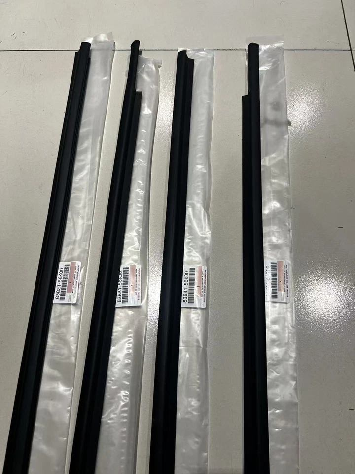 GENUINO Para SUZUKI SX4 4 Puertas 06-14 Ventanas Exterior Moldura Sello Resistente a la Intemperie Foto 2 de 4