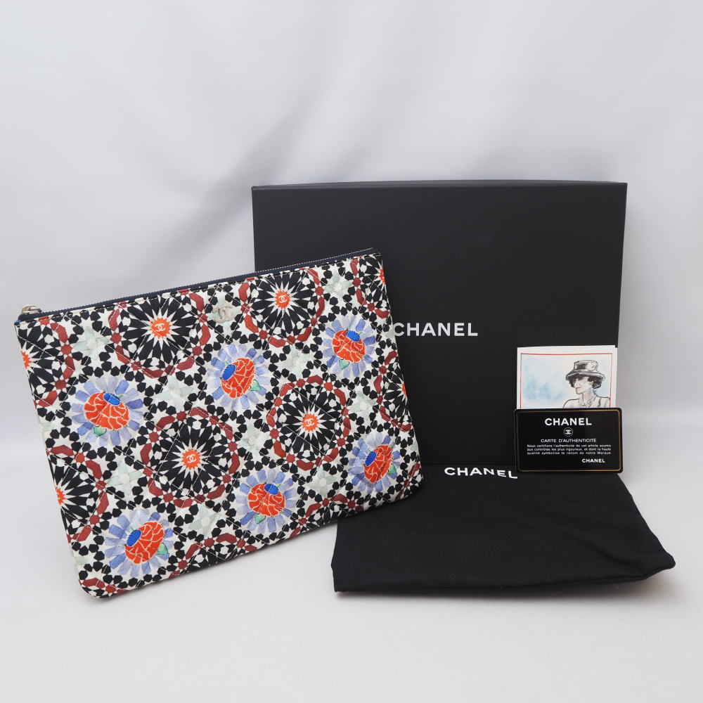 CHANEL A82074 2014 Christmas only Matelasse Floral Pattern Clutch