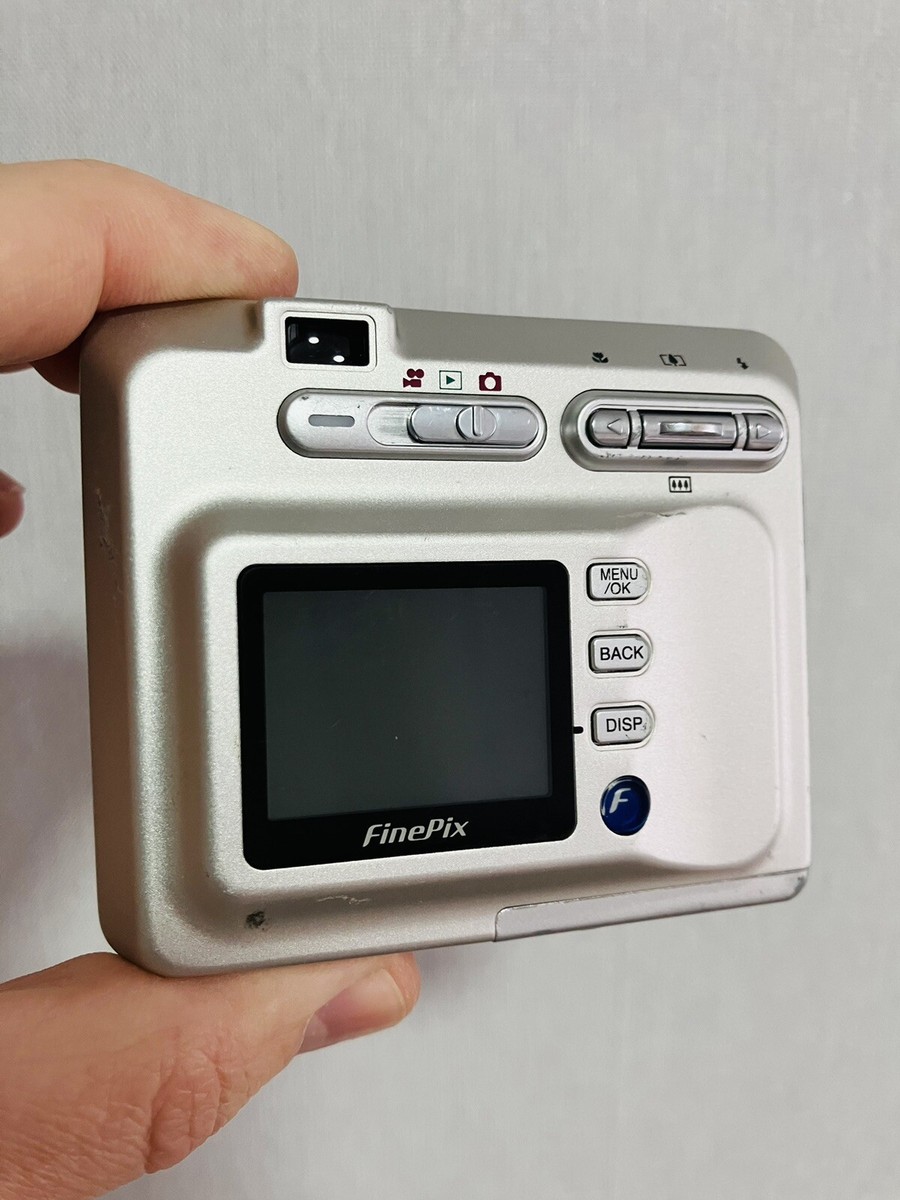 Fujifilm FinePix F410 compact digital camera from 2003 spare