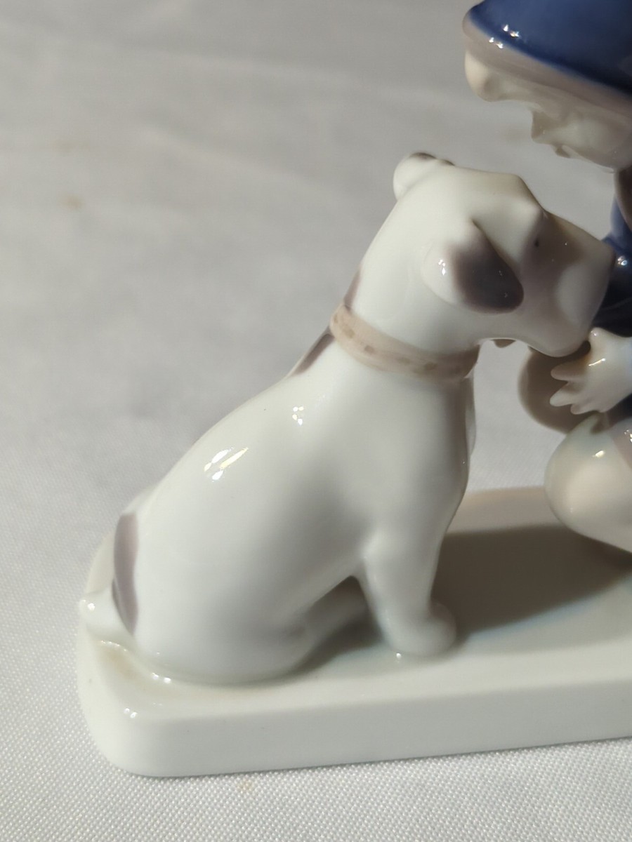 Bing & Grondahl B&G Little Girl with Dog #2163 Figurine Excellent
