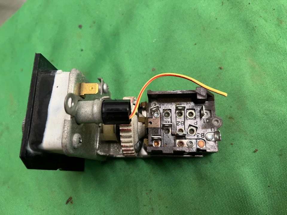 80 81 82 84 85 87 DODGEDIPLOMAT 5 AVE ПЕРЕКЛЮЧАТЕЛЬ ФАР OEM БЕСПЛАТНАЯ ДОСТАВКА B31 - Изображение 3 из 4