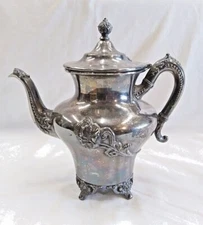 MIDDLETOWN PLATE CO White Metal Quadruple Silver Plate Coffee/Tea Pot 1880s f1