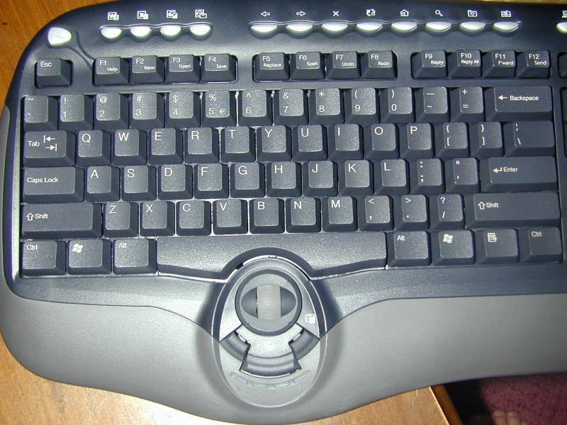 BTC USB, PS2,Wireless Keyboard Presenter Mouse ( let us know which one?) - Image 3 of 4