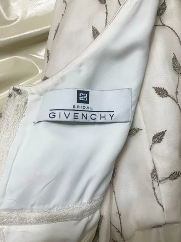 Bridal dress Givenchy wedding gown, silk embroidered leaves motif, sample dress  - Picture 24 of 24