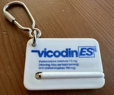 Vtg Pharmaceutical Drug Rep Promo Key Chain Vicodin