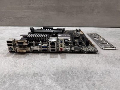 Gigabyte GA-MA790XT-UD4P Mainboard AM3 DDR3