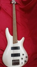 Guitare basse électrique IBANEZ SR300