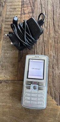Sony Ericsson D750i Vintage-Phone in silber-blau