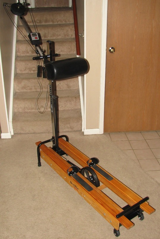 NORDIC TRACK EXCEL SKI MACHINE. WIth DIGITAL MONITOR & Warranty