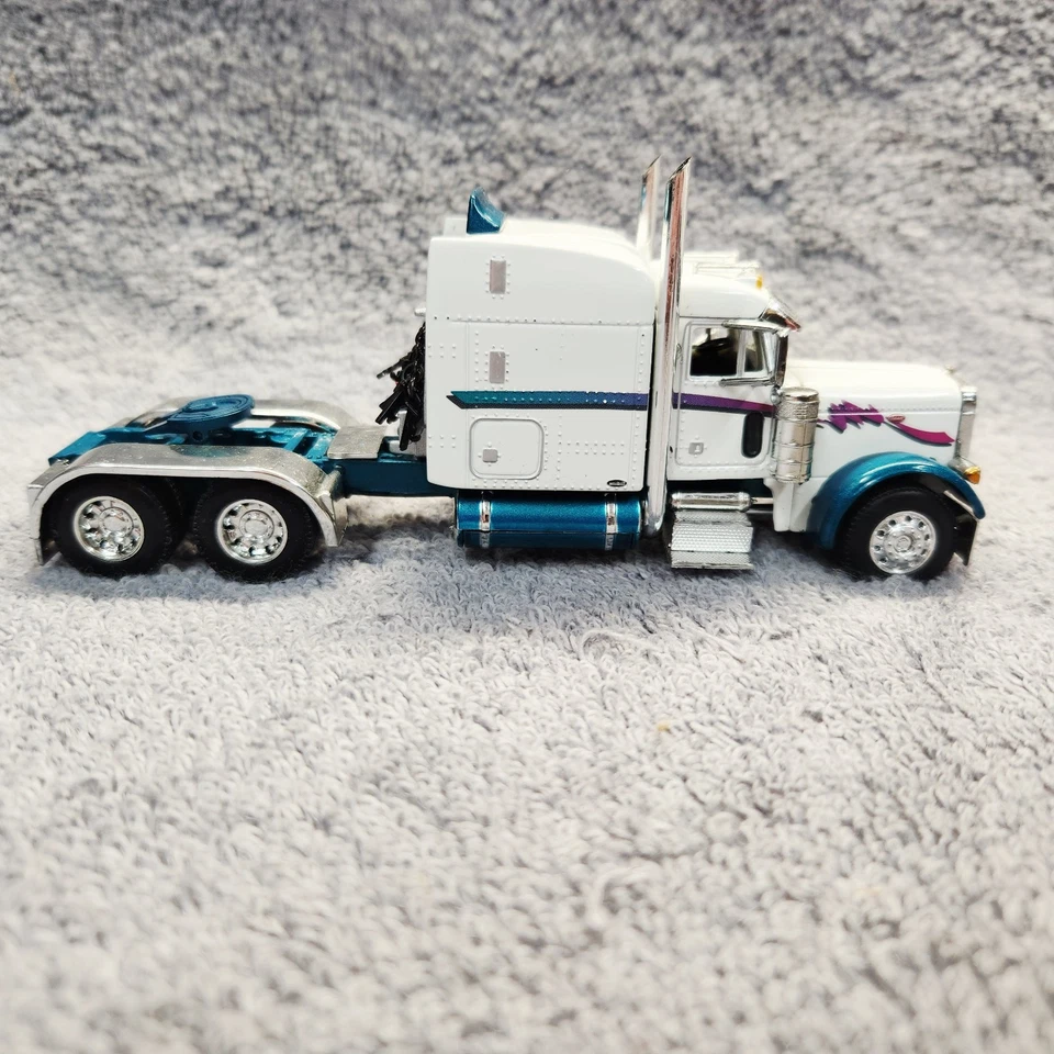 DCP Lot Of 3 Owner Operator Flat Beds With Loads. With Boxes. - Image 4 of 4