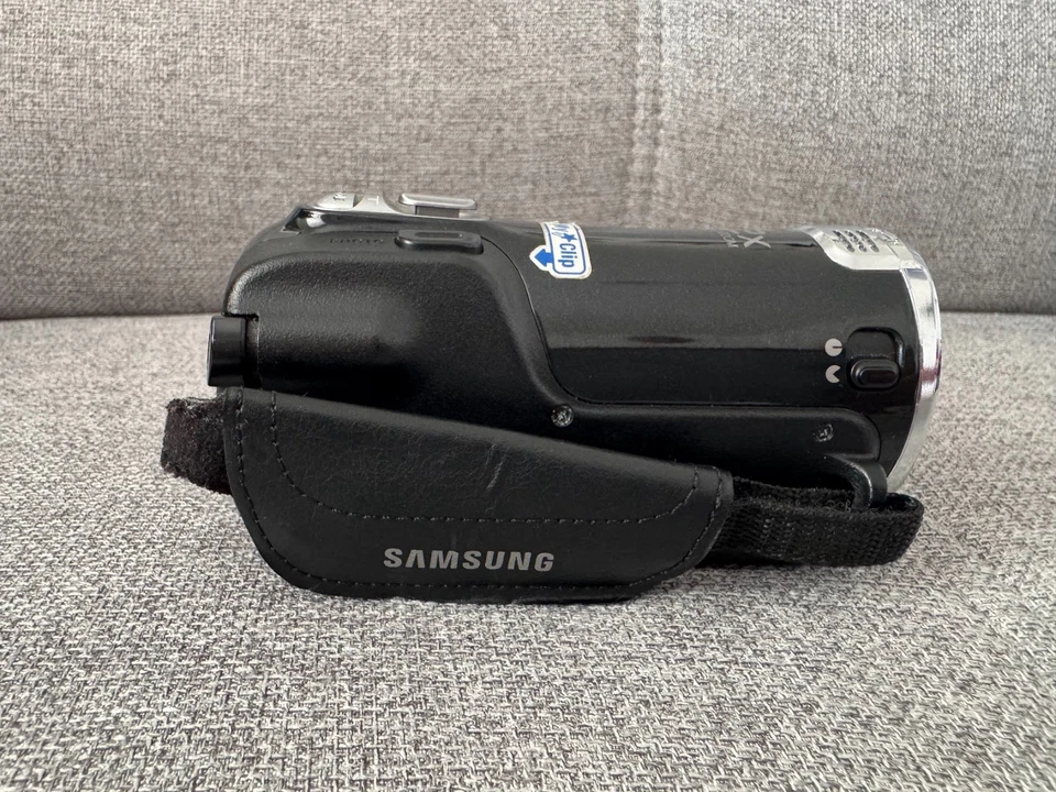 Samsung HMX-F90 Digital HD Camcorder HDMI 52x Zoom schwarz + Zubehörpaket - Bild 4 von 4