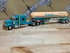 Dcp 1/64 Kenworth W900 semi Truck And propane tanker trailer Farm Toy Petro Oil