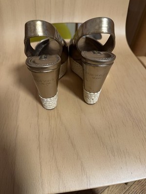 Authentic Louis Vuitton peep Tow Wedge Size 6 1/2 Brand New Slightly Discolored-