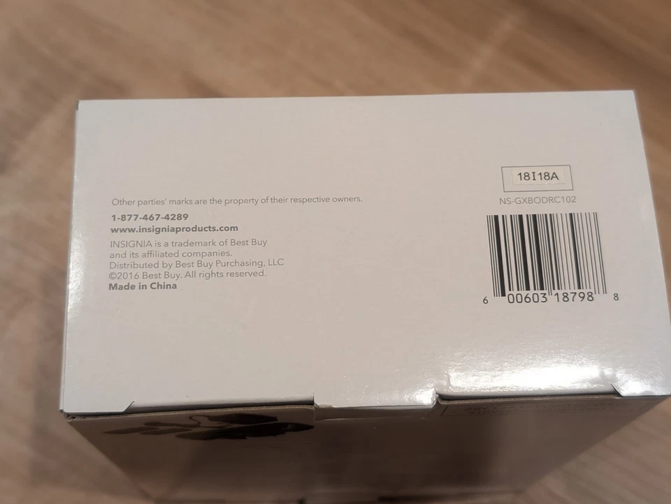 Insignia — зарядное устройство с двумя джойстиками для Xbox One - Изображение 3 из 3