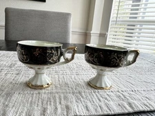 19th Century Unmarked Old Paris Porcelain Footed Teacup Set Of 2