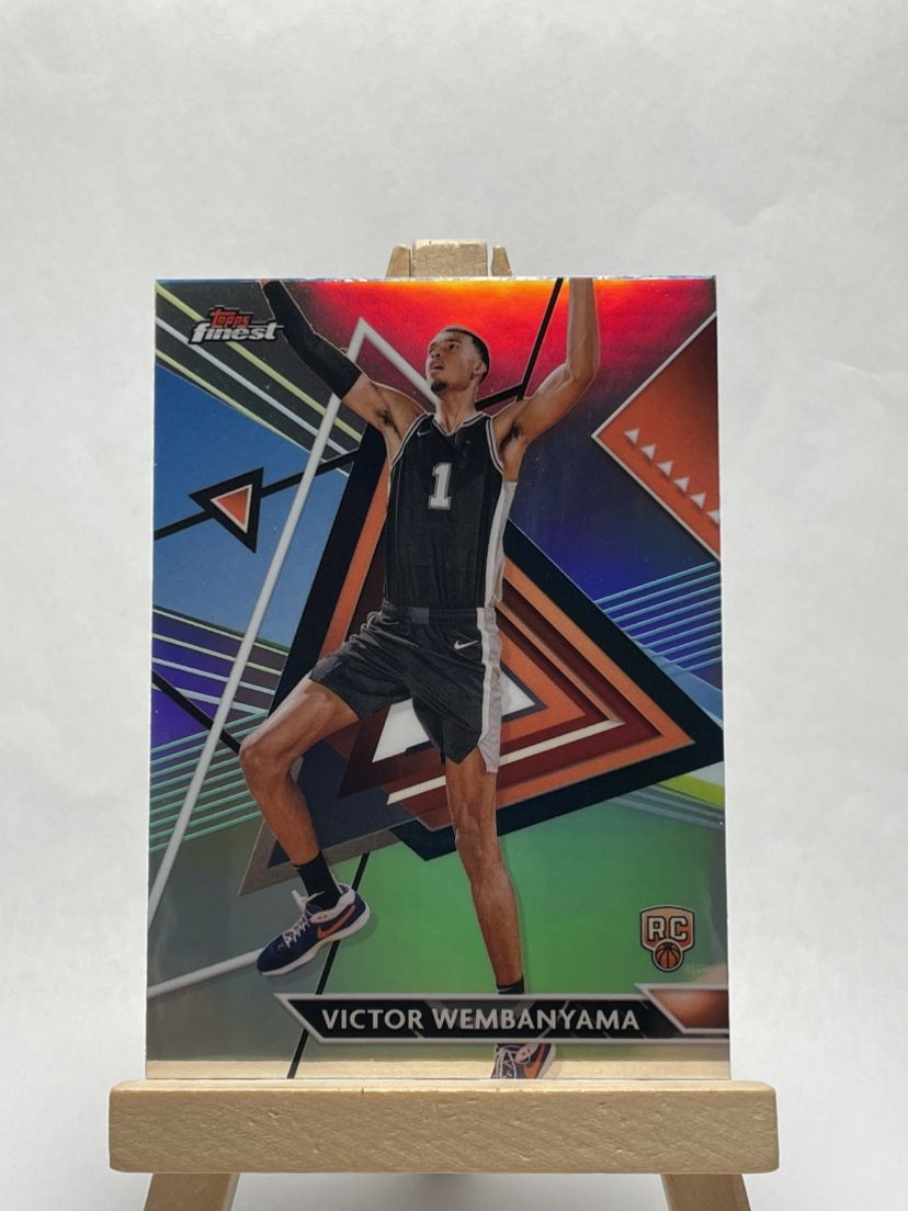 2023 Topps Finest Basketball Victor Wembanyama Rookie Uncommon Refractor #197