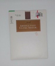 Vintage New Hanes Absolutely Ultra Sheer Pantyhose Cntrl Top RT D BARELY THERE